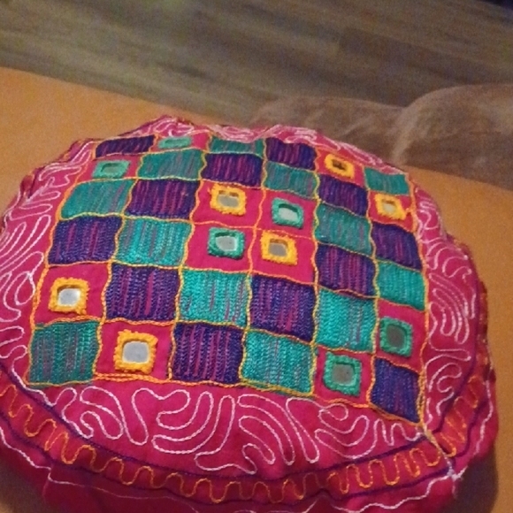 💙🏍Colorful Embroidered Round Pillow - Picture 4 of 6